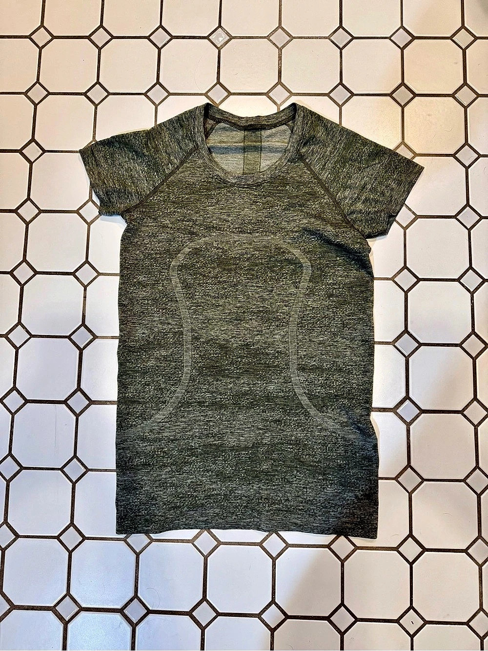 lululemon Swiftly Tech Short Sleeve Shirt Green Size 6